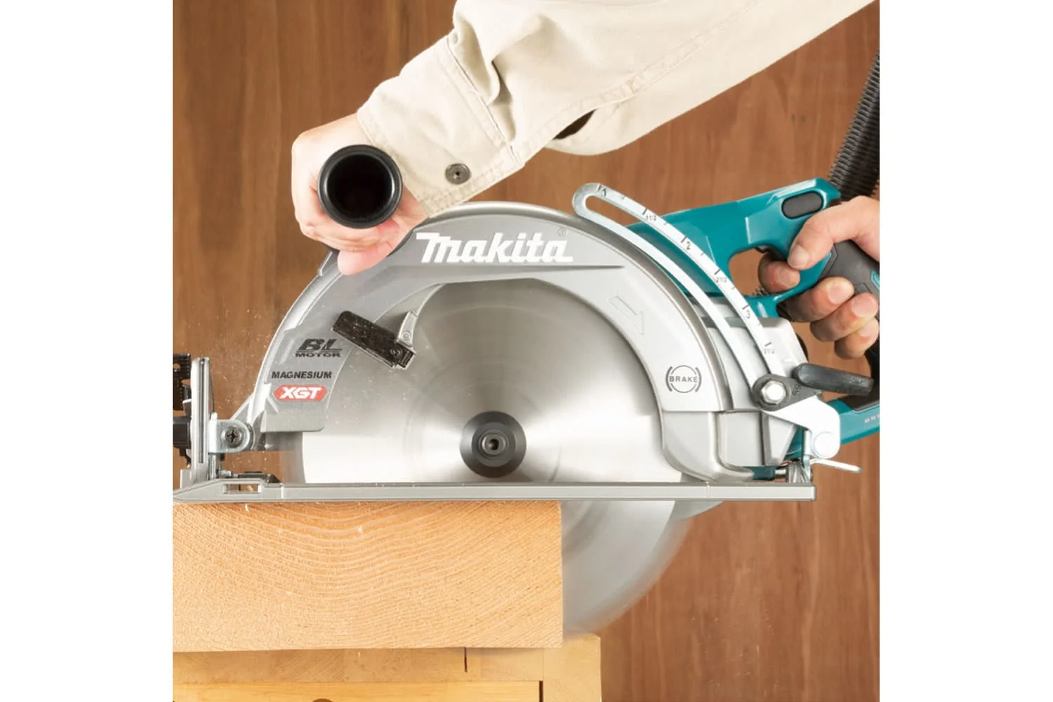 Makita RS002GZ 40V Max XGT
  Brushless 10-1/4 in. Circular Saw with AWS (Tool Only) - Image 9